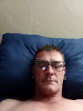 Snapshot of Rudiesny chatting on February 7, 12:03 am Rudiesny online show from February 7, 12:03 am