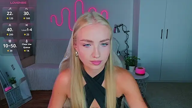 TessaGrays online show from July 10, 12:41 pm