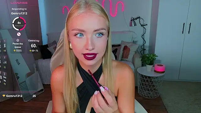 TessaGrays online show from July 12, 11:56 am