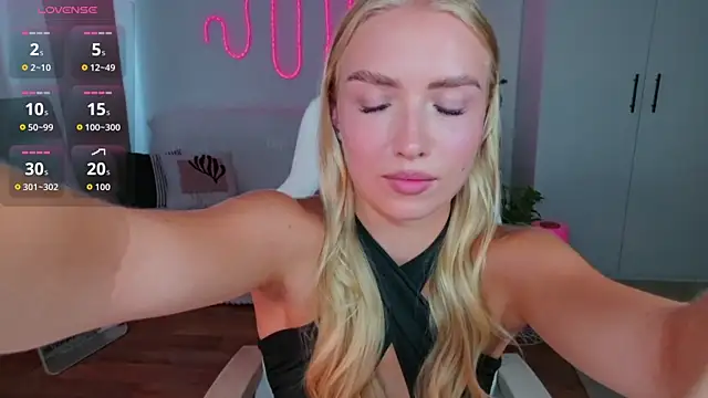 TessaGrays online show from July 22, 9:56 am