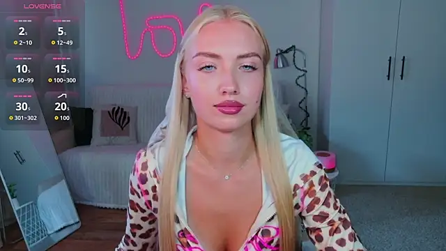 TessaGrays online show from July 31, 2:27 pm