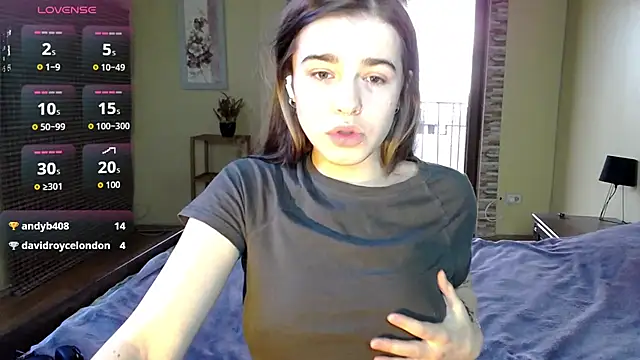 Snapshot of ShellyMoon_ chatting on October 9, 2:15 pm ShellyMoon  online show from October 9, 2:15 pm