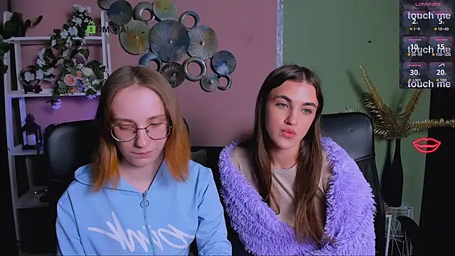 Snapshot of lina_fox12 chatting on January 15, 4:44 pm lina fox12 online show from January 15, 4:44 pm