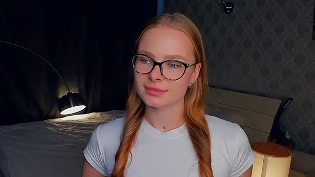 Snapshot of LibbyVenzeio chatting on October 18, 7:20 am LibbyVenzeio online show from October 18, 7:20 am