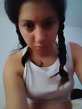 Snapshot of julietta_maxi chatting on October 21, 7:03 pm julietta maxi online show from October 21, 7:03 pm