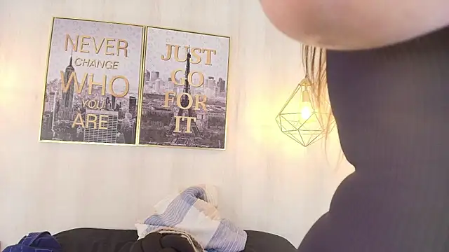 Cammi wagner online show from December 18, 1:06 pm