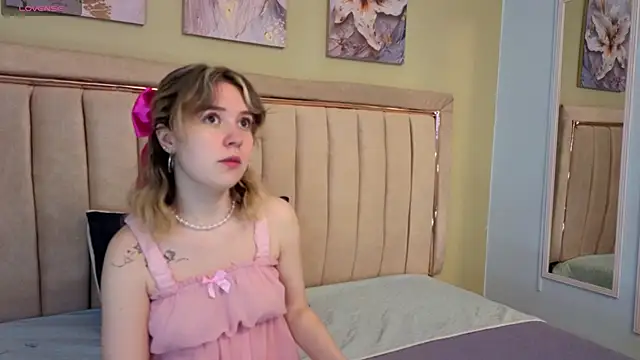 Lucia Copper online show from November 9, 12:03 pm