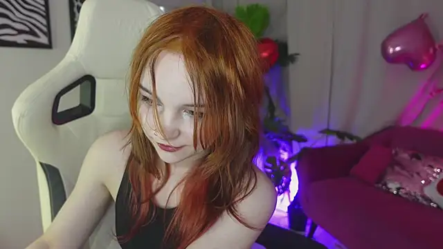 Snapshot of Staymonica chatting on February 14, 1:19 pm Staymonica online show from February 14, 1:19 pm