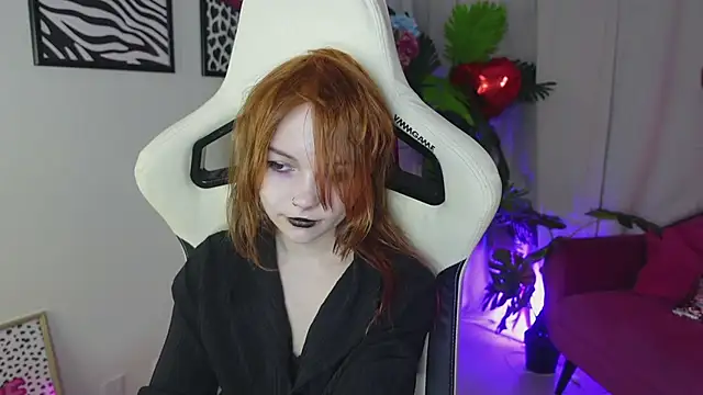 Snapshot of Staymonica chatting on February 15, 12:58 pm Staymonica online show from February 15, 12:58 pm