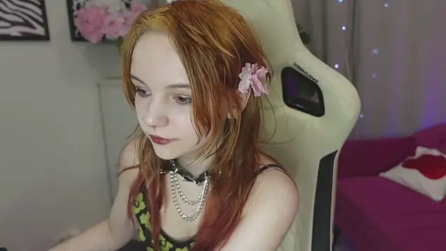 Snapshot of Staymonica chatting on February 24, 12:58 pm Staymonica online show from February 24, 12:58 pm