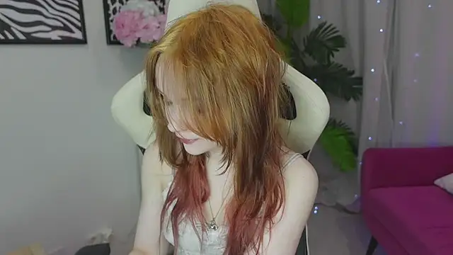 Snapshot of Staymonica chatting on February 25, 12:48 pm Staymonica online show from February 25, 12:48 pm