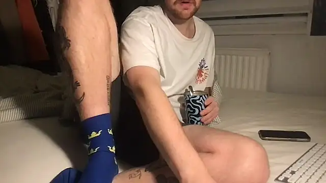 Snapshot of Angus80085 chatting on November 1, 11:40 pm Angus80085 online show from November 1, 11:40 pm