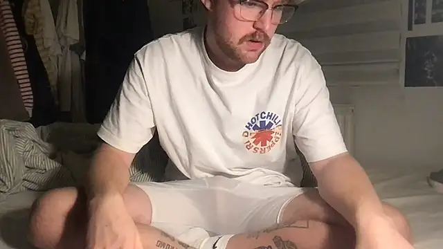 Snapshot of Angus80085 chatting on November 9, 6:28 pm Angus80085 online show from November 9, 6:28 pm