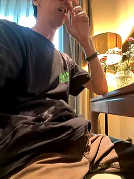 HenryLee1983-cums online show from October 7, 8:33 am