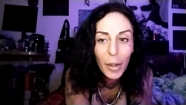 inkdhollow1 online show from October 7, 3:04 am