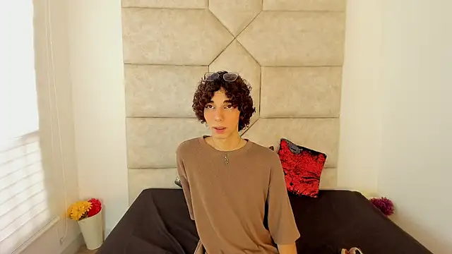 Scaarlett 22  online show from October 1, 6:03 pm