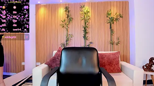 VenusCooper online show from January 7, 8:11 pm