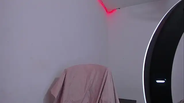 Snapshot of Lia0109 chatting on December 14, 8:09 am Lia0109 online show from December 14, 8:09 am