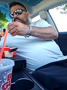 Roddog18 online show from October 20, 9:04 pm