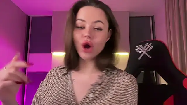 Snapshot of AlmaryKim chatting on February 4, 7:55 pm AlmaryKim online show from February 4, 7:55 pm