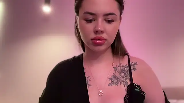 Snapshot of AlmaryKim chatting on September 24, 8:01 pm AlmaryKim online show from September 24, 8:01 pm