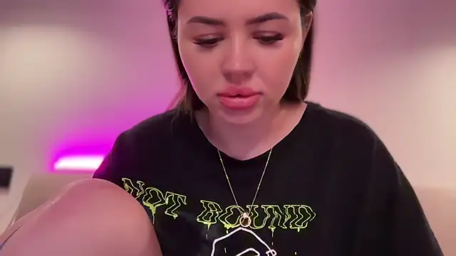 Snapshot of AlmaryKim chatting on October 10, 8:41 pm AlmaryKim online show from October 10, 8:41 pm