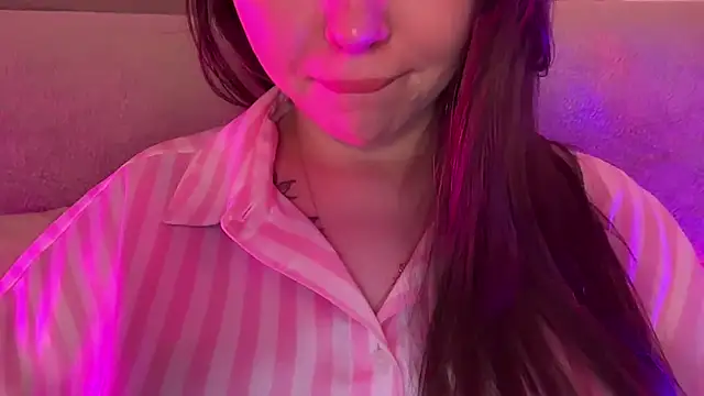 AlmaryKim online show from April 6, 8:21 pm