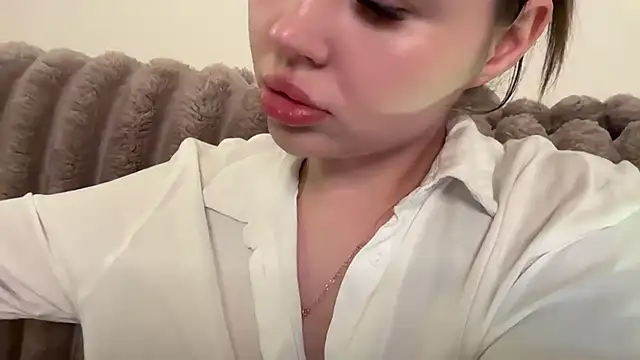 AlmaryKim online show from June 4, 8:04 pm
