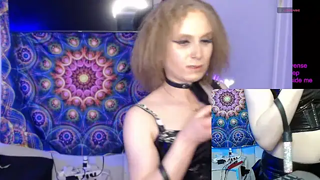 Snapshot of cinderellie chatting on December 3, 4:53 am cinderellie online show from December 3, 4:53 am