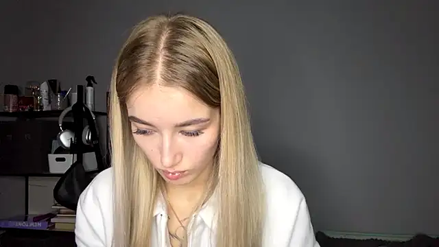 Snapshot of SweetCatherine chatting on October 8, 12:14 pm SweetCatherine online show from October 8, 12:14 pm
