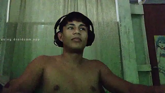 Snapshot of Thiagox03 chatting on February 20, 5:35 pm Thiagox03 online show from February 20, 5:35 pm