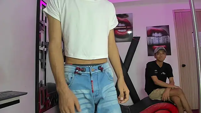 Snapshot of VERY_HOT_GUYS chatting on November 28, 1:14 pm VERY HOT GUYS online show from November 28, 1:14 pm