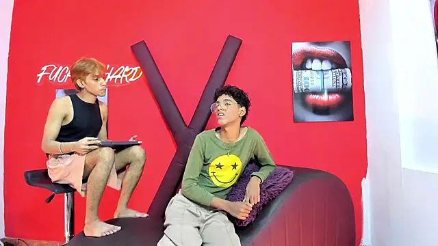 VERY HOT GUYS online show from March 18, 7:39 pm