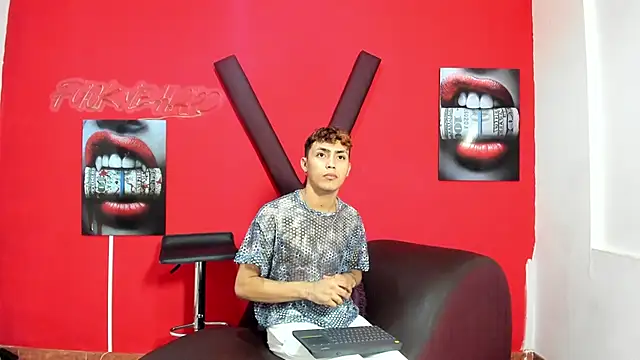 VERY HOT GUYS online show from April 13, 7:19 pm