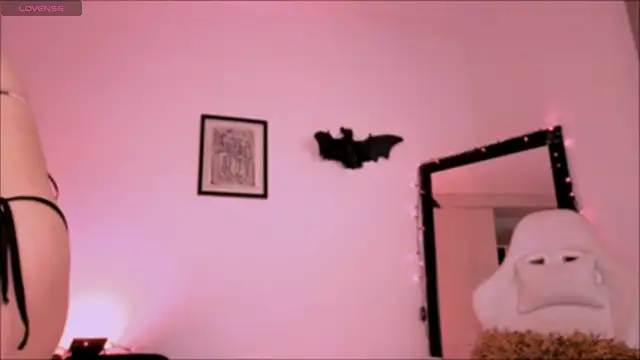 Snapshot of VanessaBlackrose chatting on October 9, 11:47 pm VanessaBlackrose online show from October 9, 11:47 pm