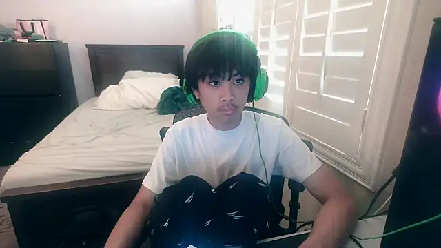 youngasianboy2007 online show from October 29, 4:20 pm