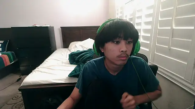 youngasianboy2007 online show from December 16, 8:47 pm