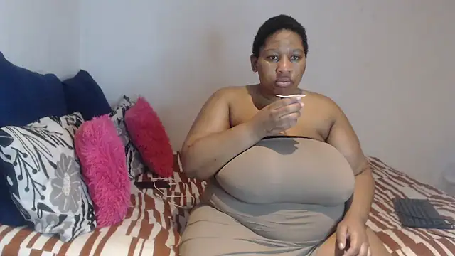 PIXIEBITCHXXX26 online show from February 24, 7:12 pm