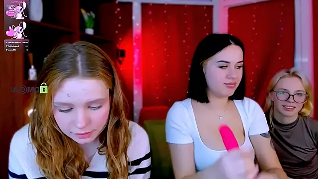 Snapshot of vivy_star1 chatting on February 25, 12:20 am vivy star1 online show from February 25, 12:20 am