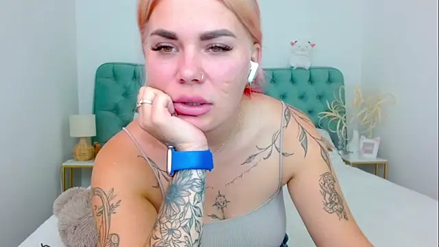 Naughty kittyy1 online show from October 5, 7:45 pm