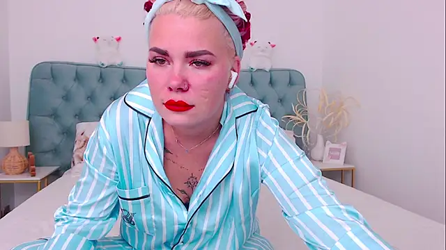 Naughty kittyy1 online show from October 8, 11:52 am