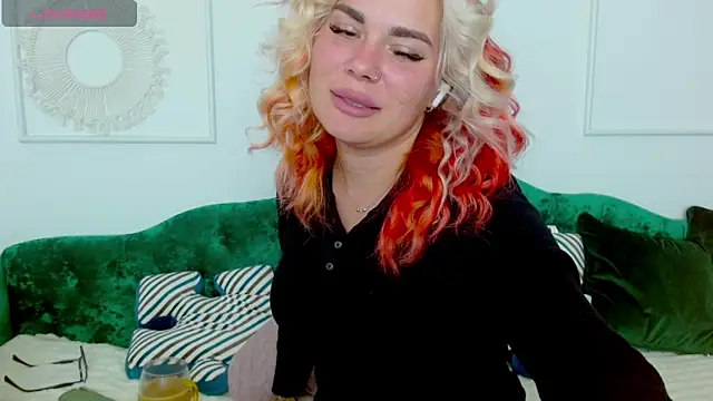 Naughty kittyy1 online show from October 11, 7:56 pm
