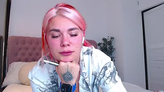 Naughty kittyy1 online show from October 14, 8:42 pm