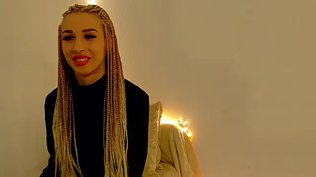 Sia a online show from December 16, 4:50 am