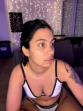 LaPetiteKim online show from October 22, 7:46 pm