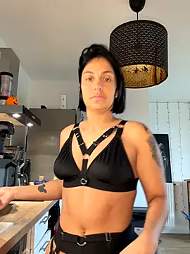 LaPetiteKim online show from November 27, 8:38 am