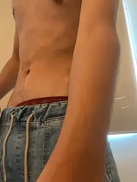 Davomg online show from April 15, 6:26 pm