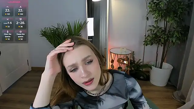 PollyMayer online show from November 6, 8:54 pm