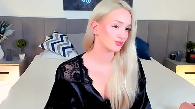 SugarWhisper online show from November 25, 3:01 pm