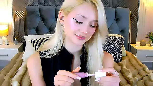 SugarWhisper online show from March 15, 5:46 am